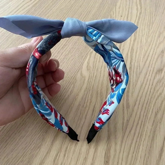 🆕Blue Multi-print Bow Knot Headband🆕 - Picture 2 of 5